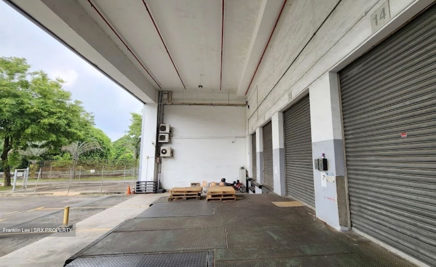 Logistech (D17), Warehouse #562633121